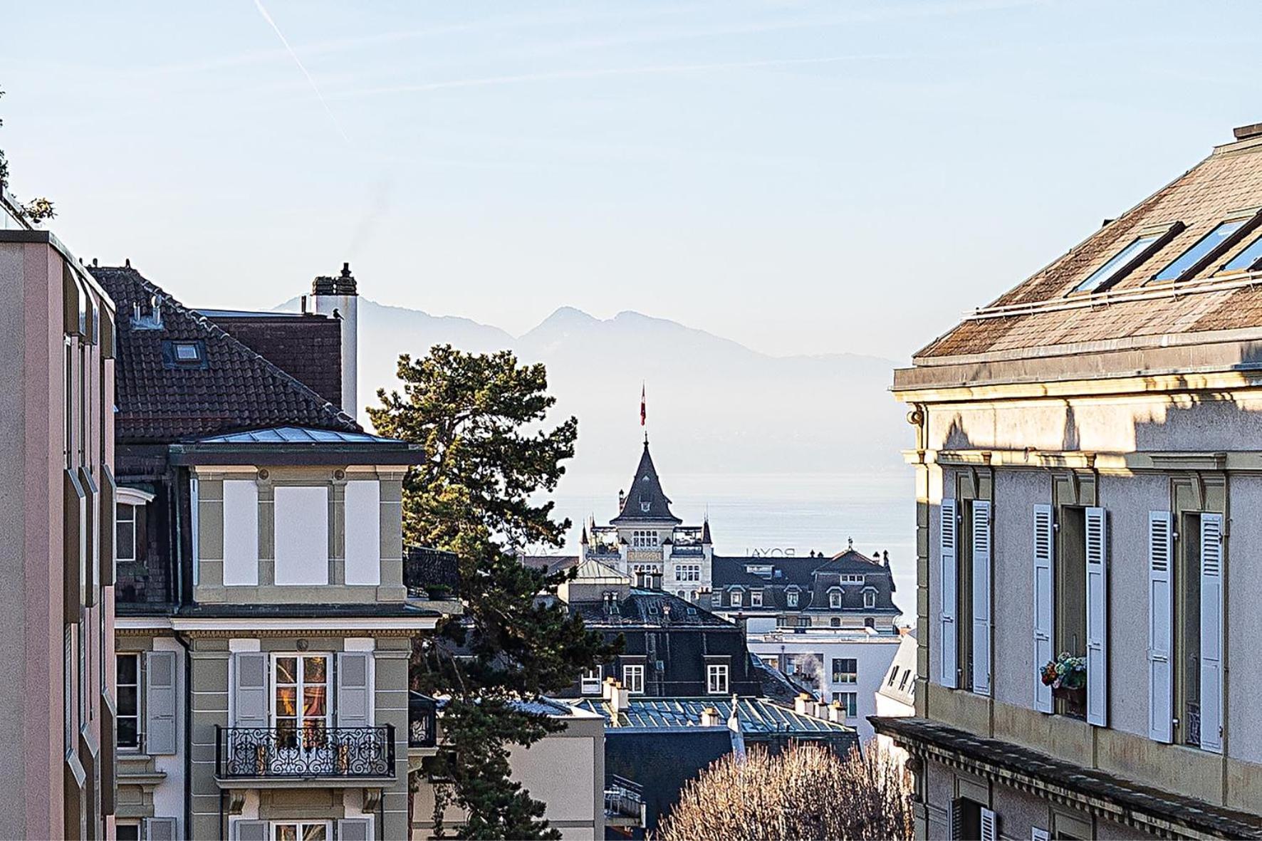 Simplon 10 - Lausanne Gare Bagian luar foto